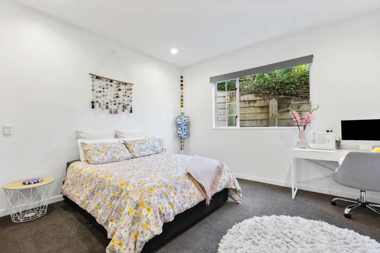 67 Esther Place Red Beach_13