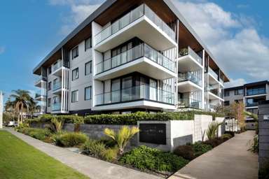 302/8B Lake Pupuke Drive_1