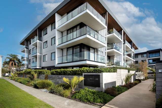 Penthouse Living 2 Bed + Study 2 Car Parks