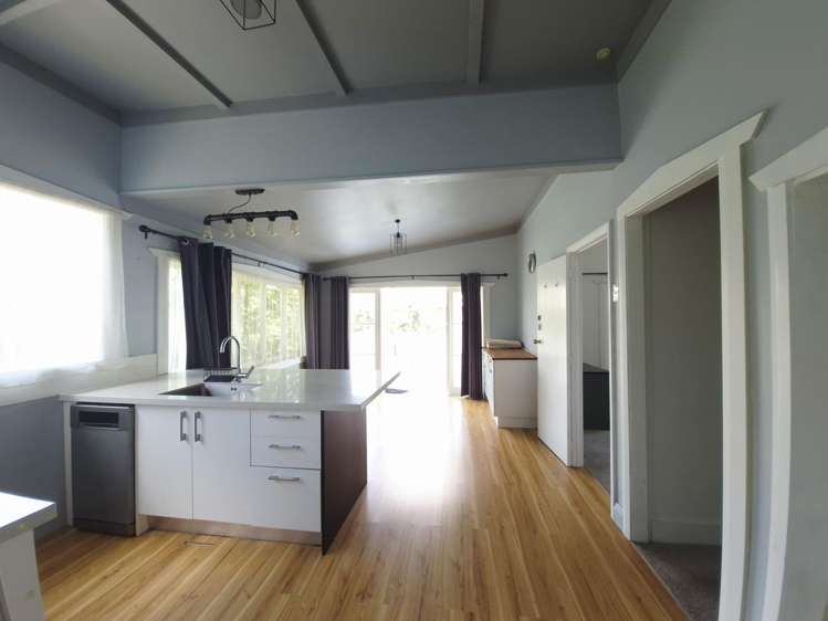 3199 Great North Road_3