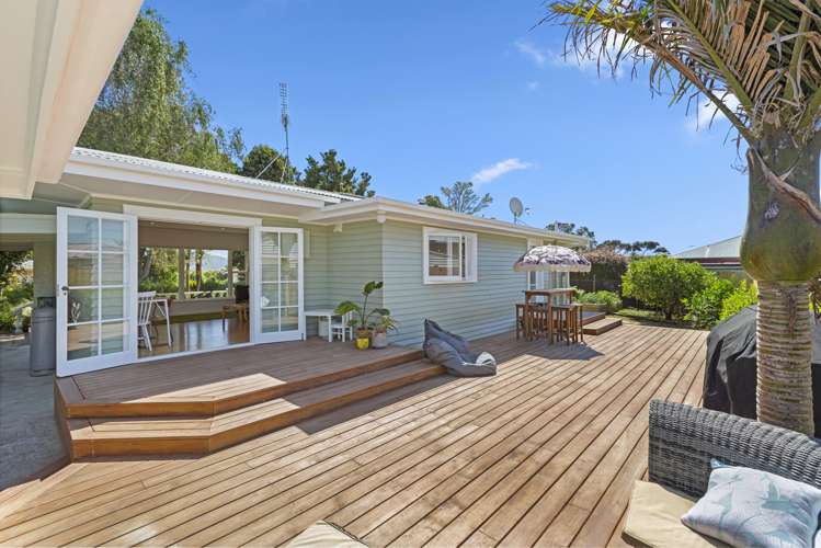 21 Lorenzen Bay Road Raglan_6