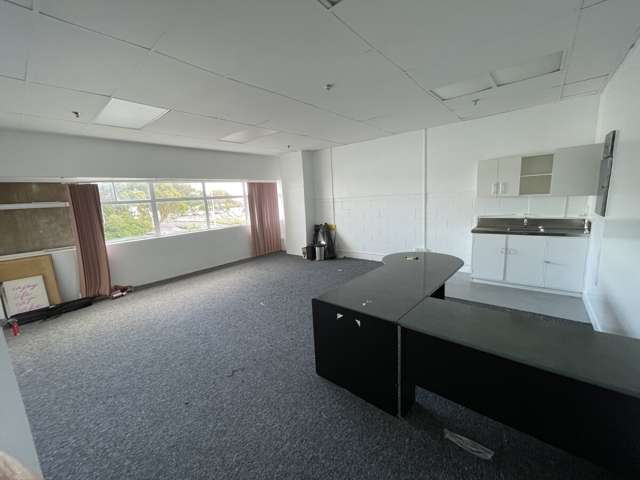 Unit Y, Shop 57, 185-201 Great South Road Manurewa_1