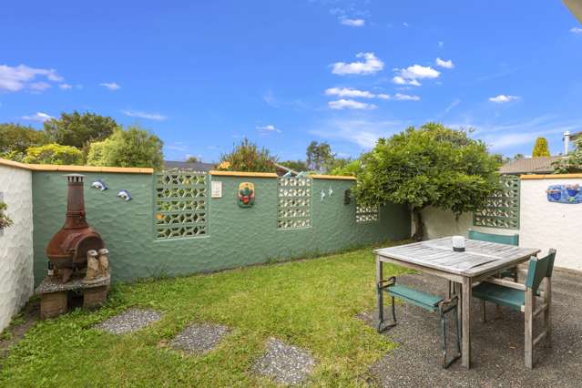 24a Edgewater Grove Orewa_1