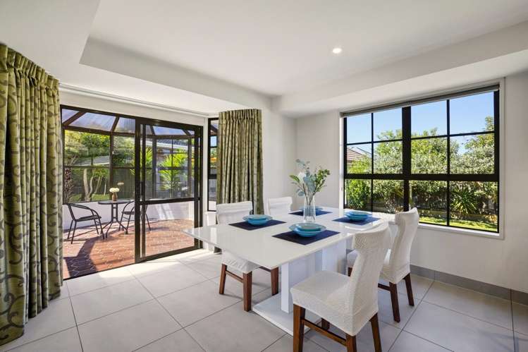 4 Larkhill Place Russley_8