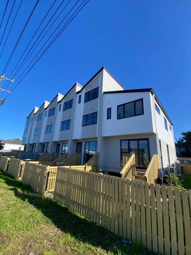 Brand new 3 bedroom plus study room - Westlake...