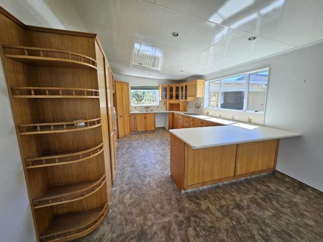 77 Stratford Road Moana / Lake Brunner_1