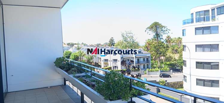 L2/150 Hurstmere Road Takapuna_1