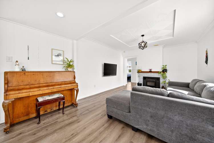 382 High Street South Carterton_13