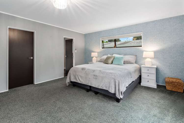 17 Chatham Avenue Paremoremo_20