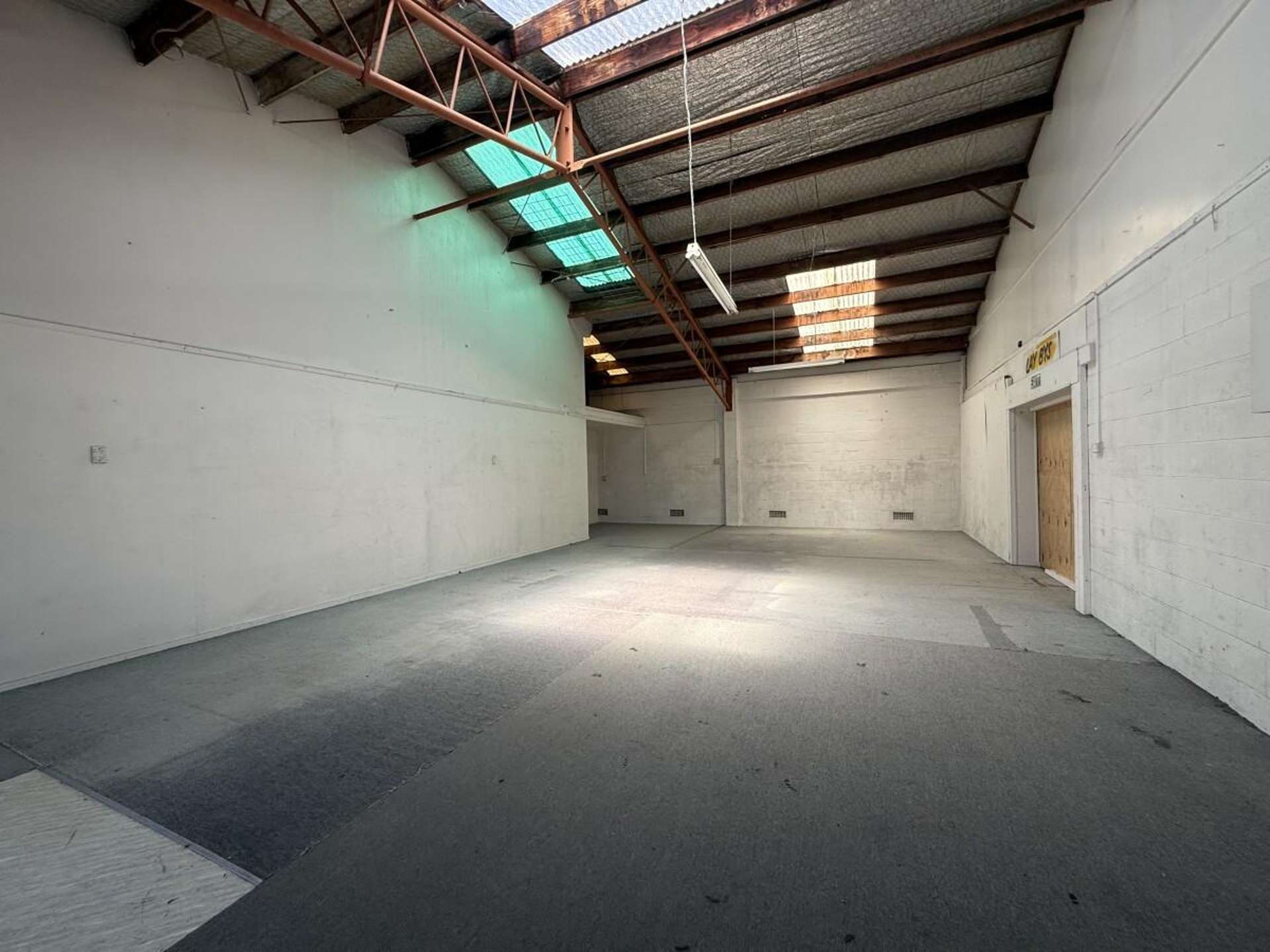 9A Trading Place Henderson_0