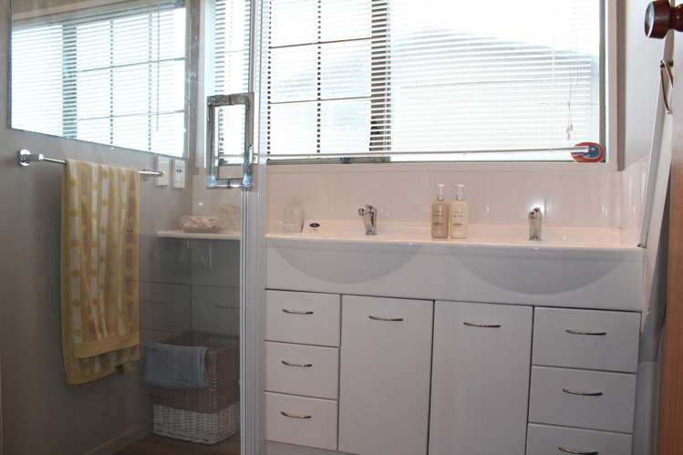 51 Tenby Street Moeraki_11