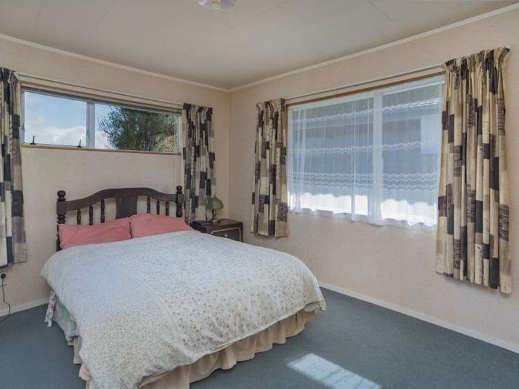 47 Aldinga Avenue Stoke_10