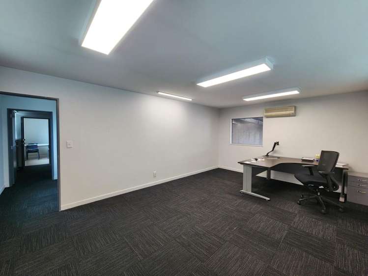 2B Lock Crescent Hillsborough_13