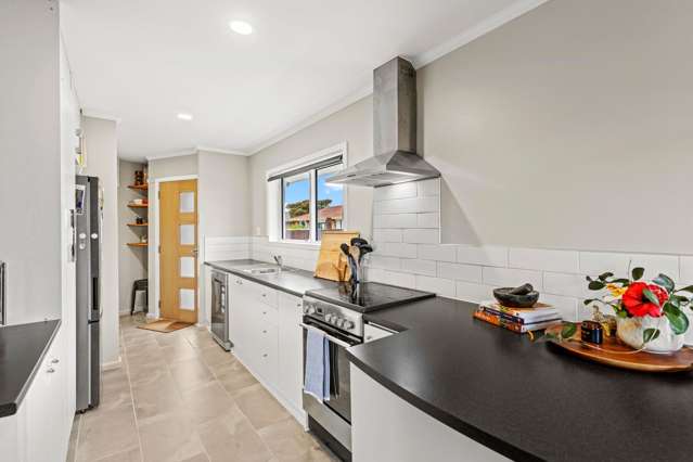 9 Fir Tree Lane Aranui_2