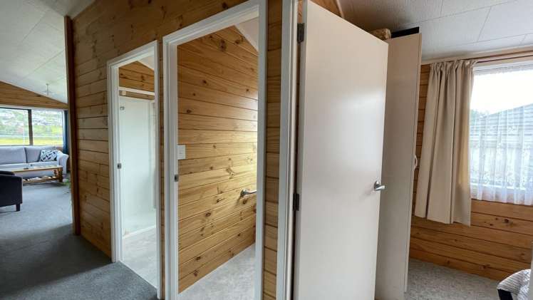 11 Pearce Drive Kamo_12