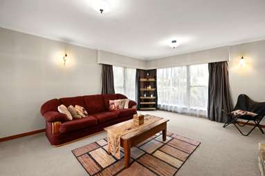 121 Comries Road_4