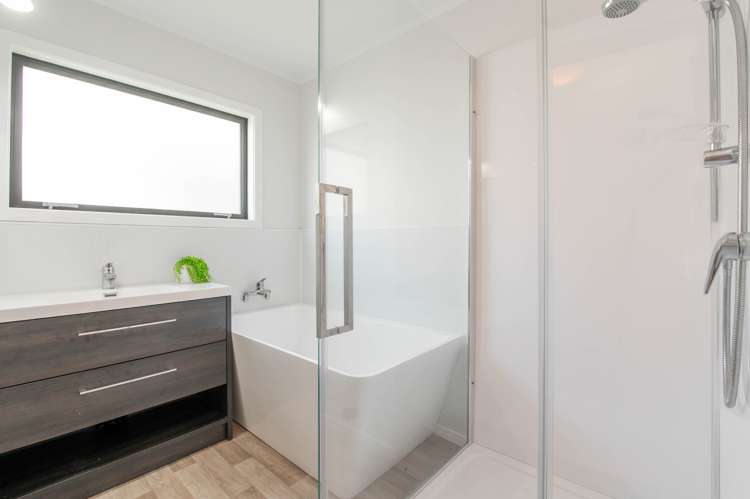 38e Robinson Avenue Holdens Bay_10