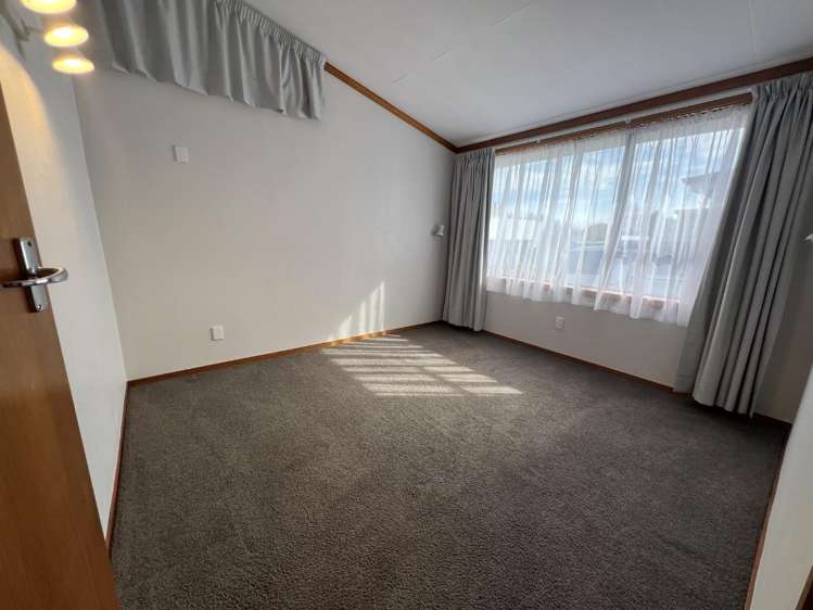 305 Layard Street 10549_8