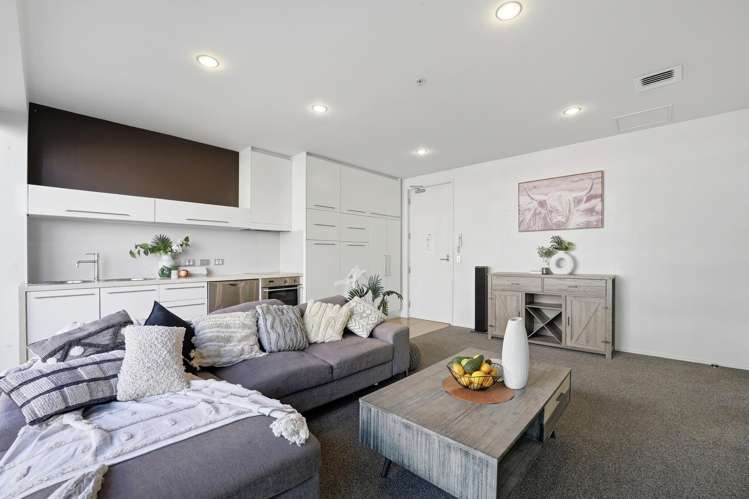 2/602 Beach Road Auckland Central_15