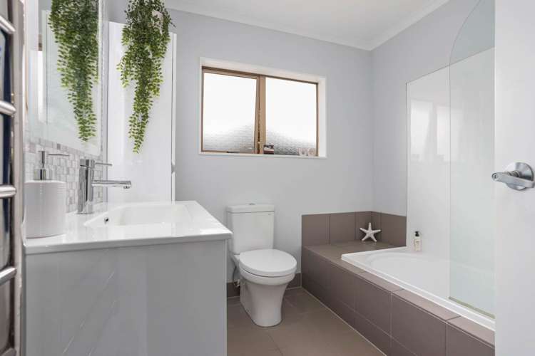 12/1 Piriti Drive Te Atatu Peninsula_16