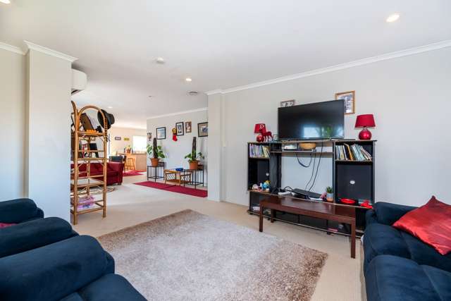 6 Tussock Avenue Mangere_2