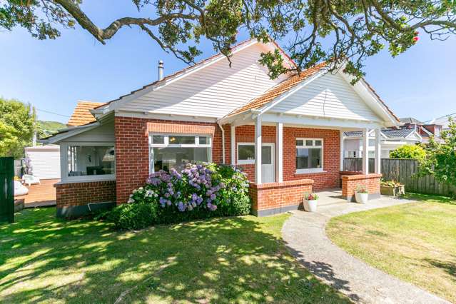 PRICED REDUCED -  CENTRAL KARORI CHARMER!!