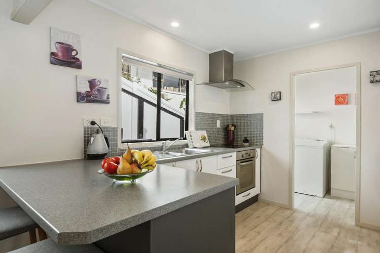 2/13 Newstead Avenue Browns Bay_7