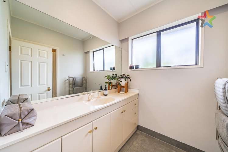 4 Gainsborough Grove Belmont_14