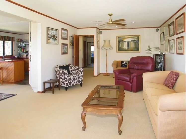 8 Pukerua Beach Road Pukerua Bay_10