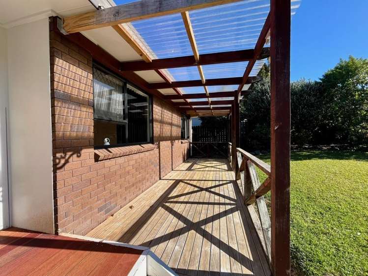 1 John Webster Place Glen Eden_10