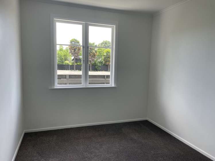 702A Dennett Street 10487_11