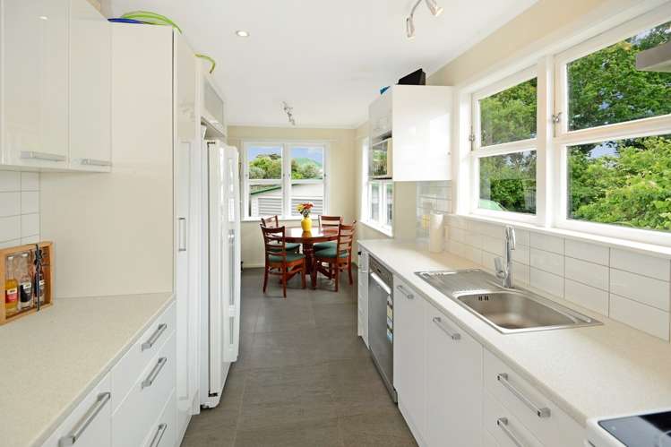 6 Fairclough Road Beach Haven_6