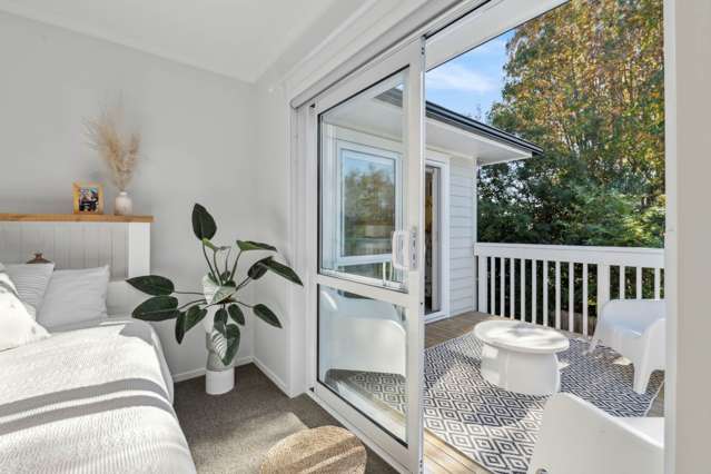 PEACEFUL FAMILY OASIS IN OREWA