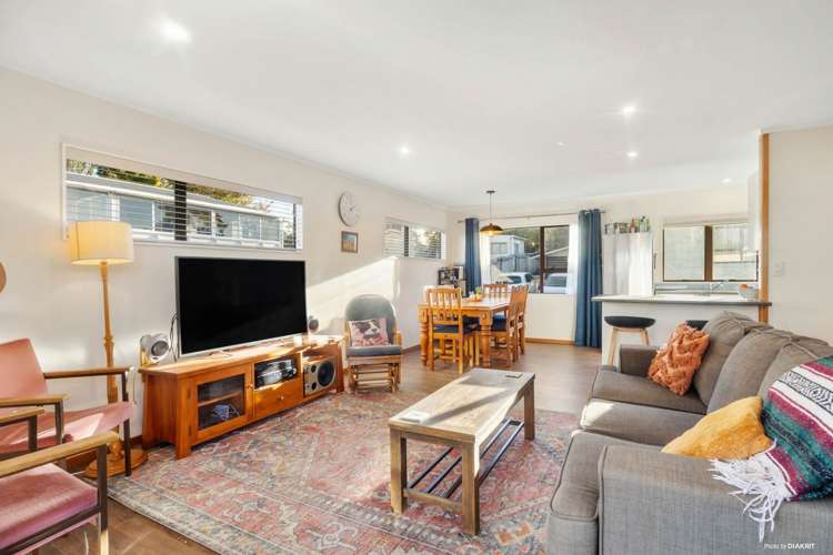 1/4 Pine Street New Lynn_5