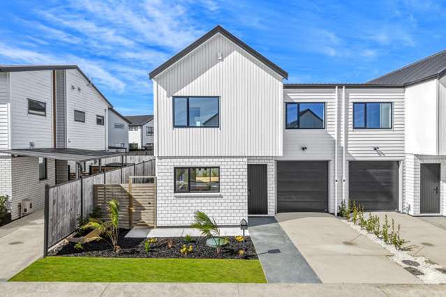 Stunning 4-Bed Home with Hobsonville Waterfront