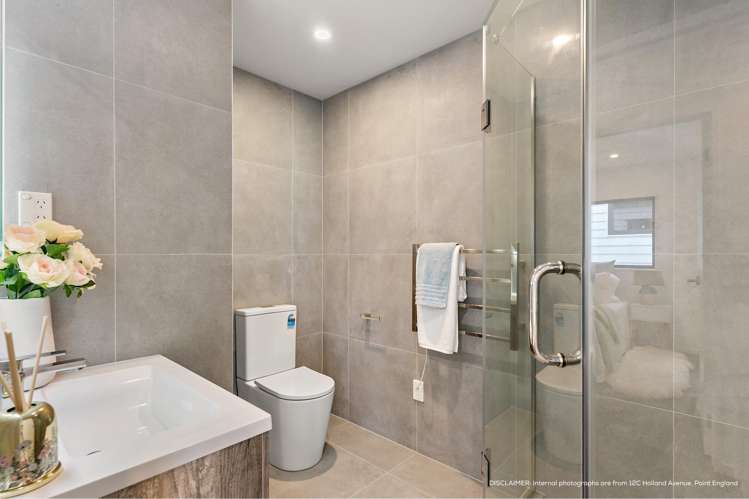 12A Holland Avenue Point England_9