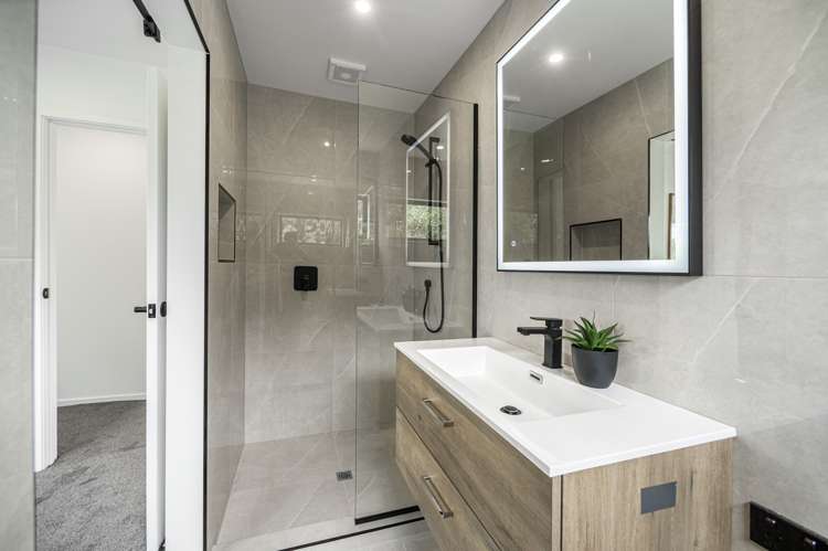 2/111 Taikata Road Te Atatu Peninsula_13