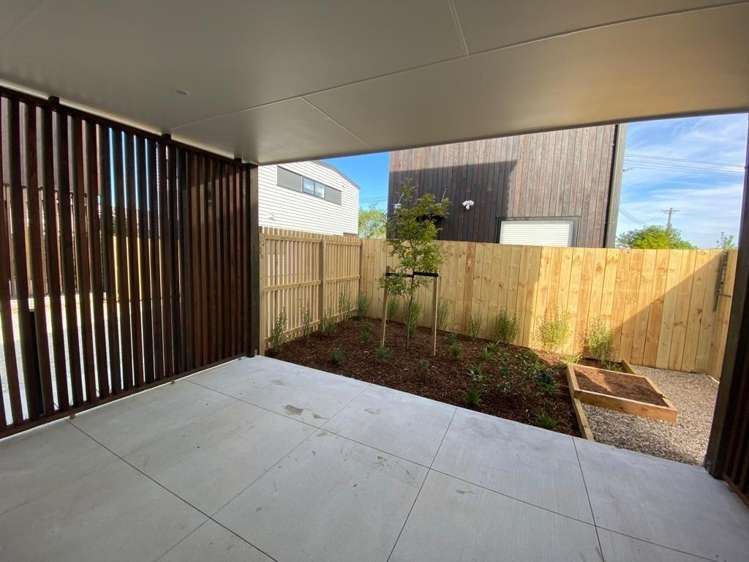 2/5 Brandon Road Glen Eden_4