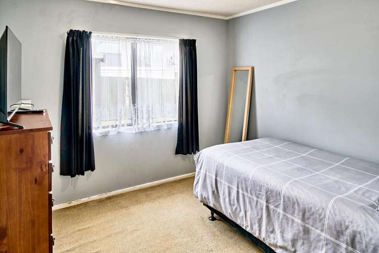 216 Sievers Grove Cannons Creek_9