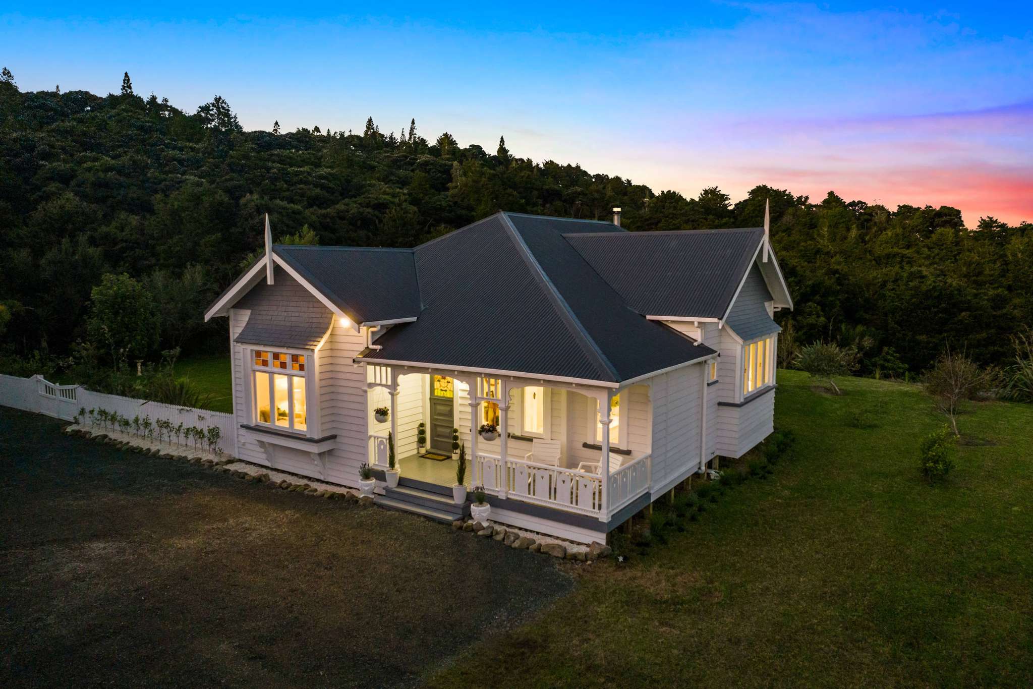 Relocated villa rules from Mangawhai hilltop