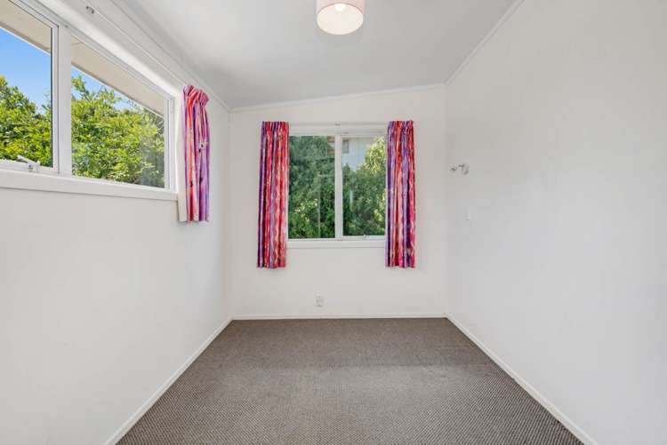 29 Roberts Road Matakatia_16