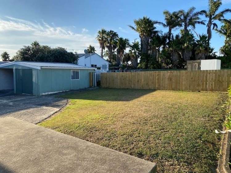 206 Edmonton Road Te Atatu South_3