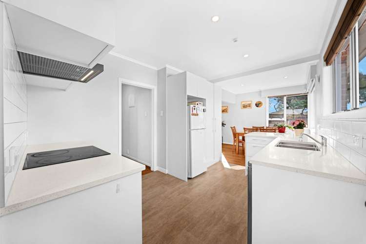 11 Tirimoana Road Te Atatu South_7