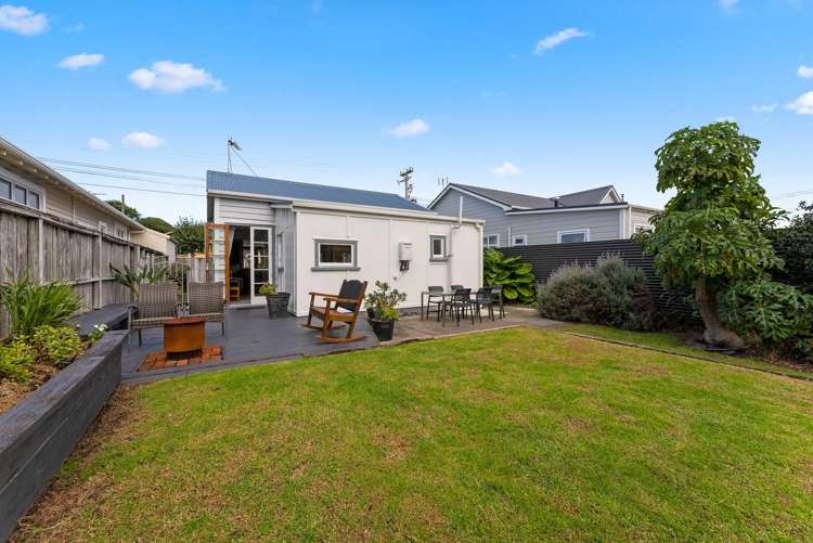 94 Hine Street New Plymouth Central_17