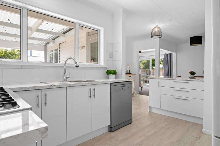 4 Sutton Crescent Hillcrest_3