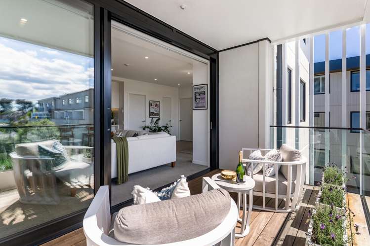 207/8A Lake Pupuke Drive Takapuna_28