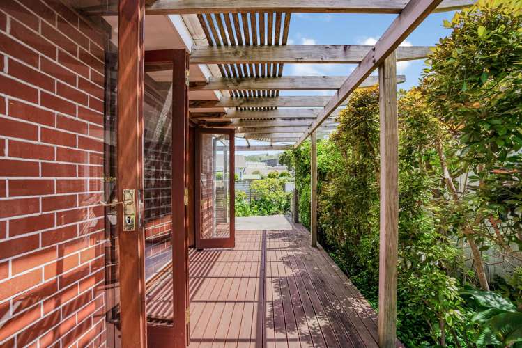 1A Colin Grove Hutt Central_19