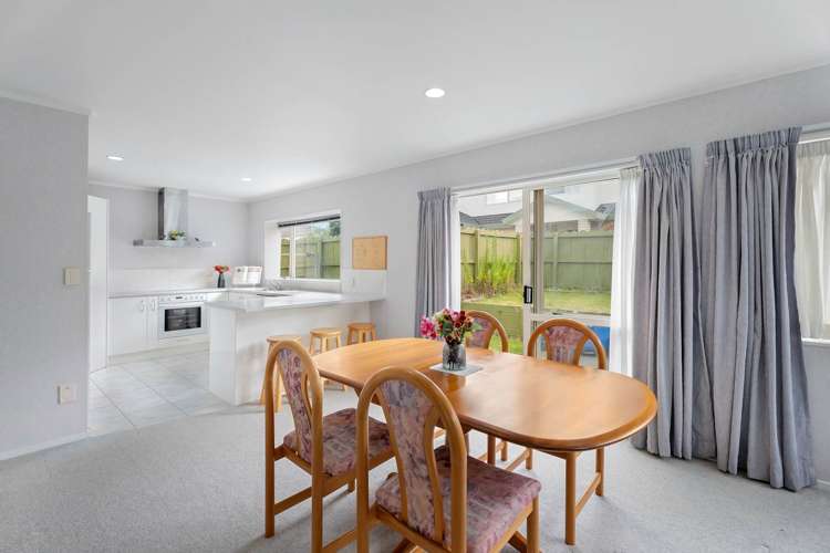 1/19 Ambleside Drive Northpark_16