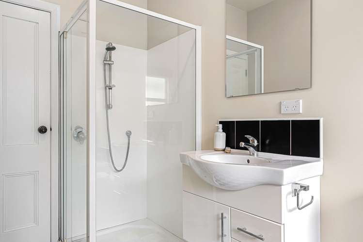 20 Birdwood Avenue Beckenham_11