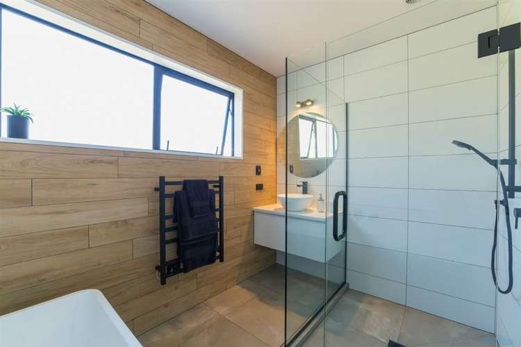 21 Falconer Rise Jacks Point_13